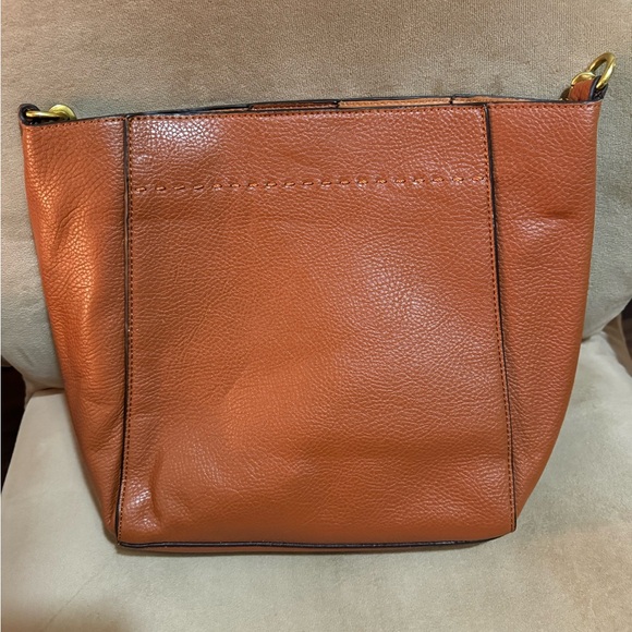 TB Tan Leather Shoulder Bag (Mirror) - Picture 2 of 6